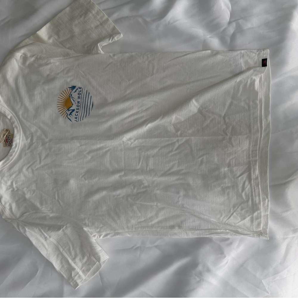 Faherty Jackson Hole Graphic Tee | Men’s Medium | White | NWT